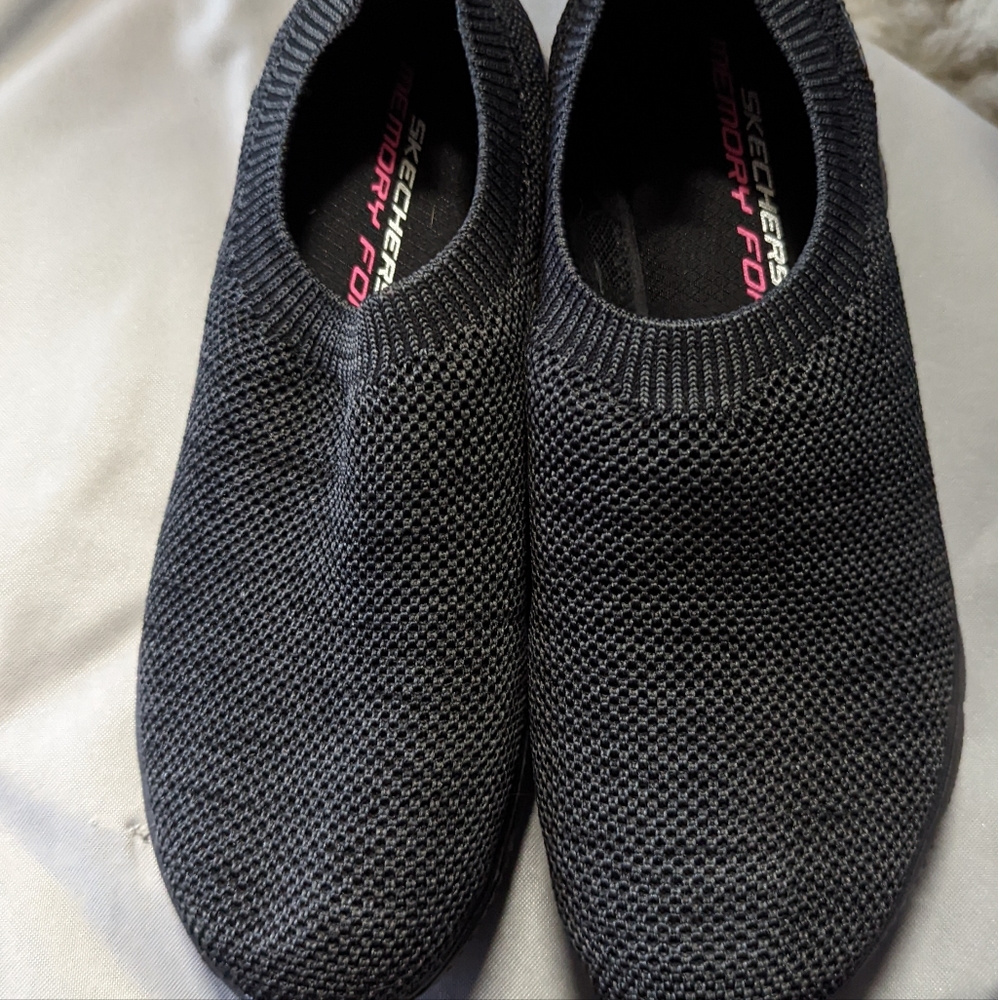 Sketchers slip on shoes